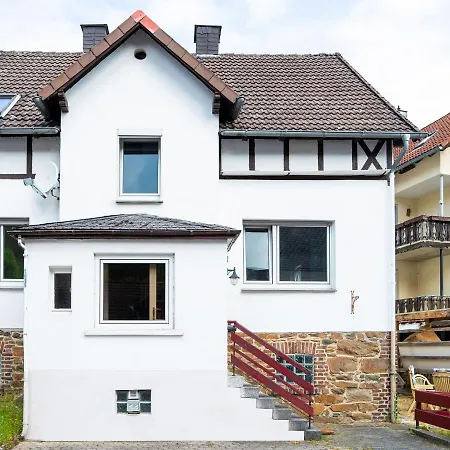 בית נופש Cosy Detached House With Small Garden In The Centre Of Brilon *