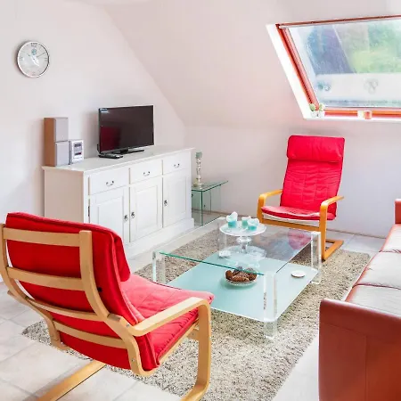 Cosy Detached House With Small Garden In The Centre Of Brilon בית נופש