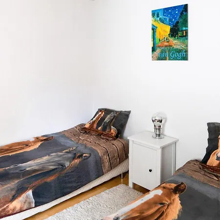 בית נופש Cosy Detached House With Small Garden In The Centre Of Brilon
